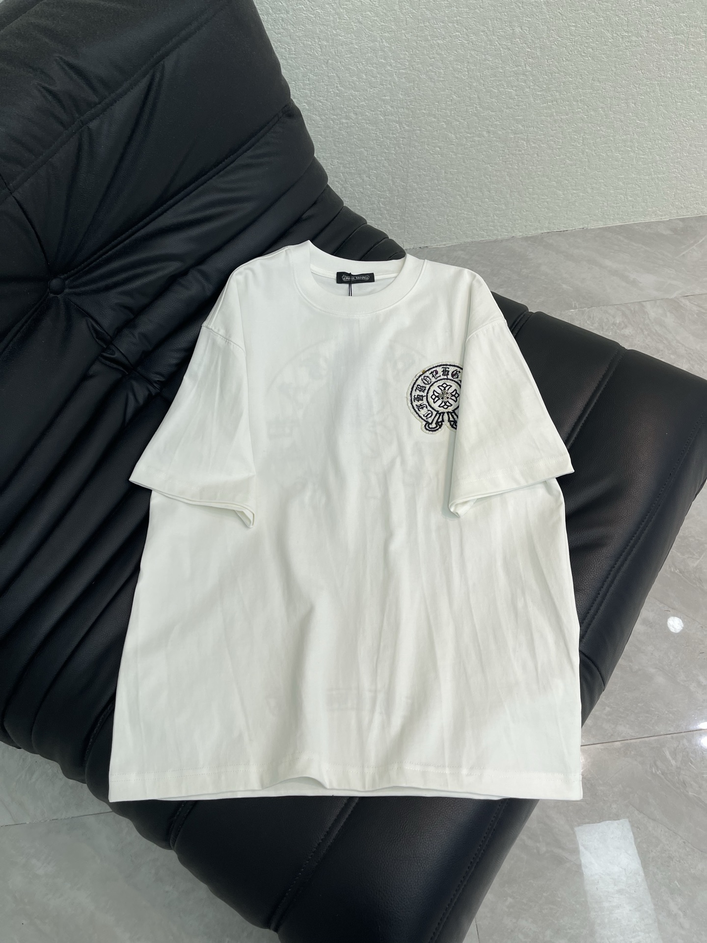Women's short sleeves